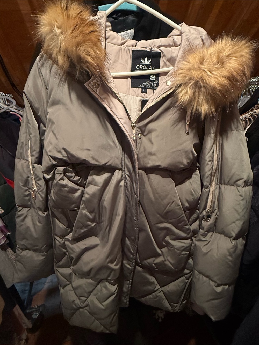 Orolay Women's Green Puffer Coat with Faux-Fur Trim